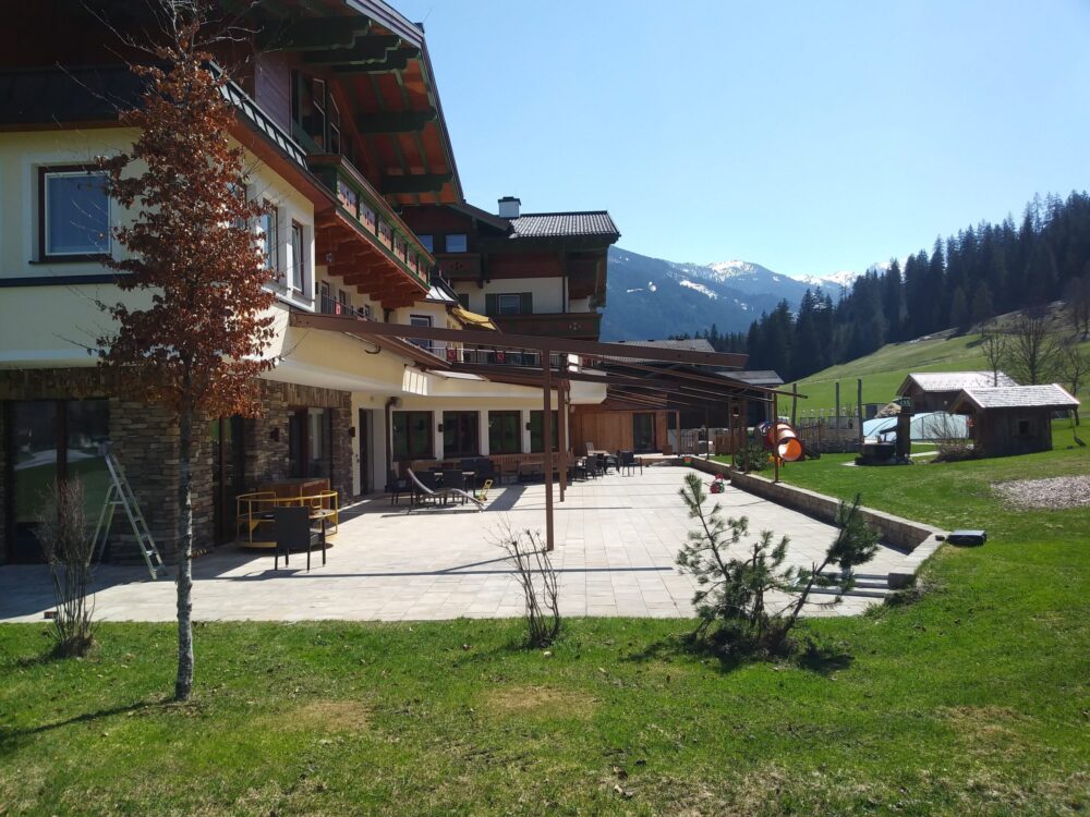 Großflächenmarkise - Hotel Taxerhof, Mayrhofer